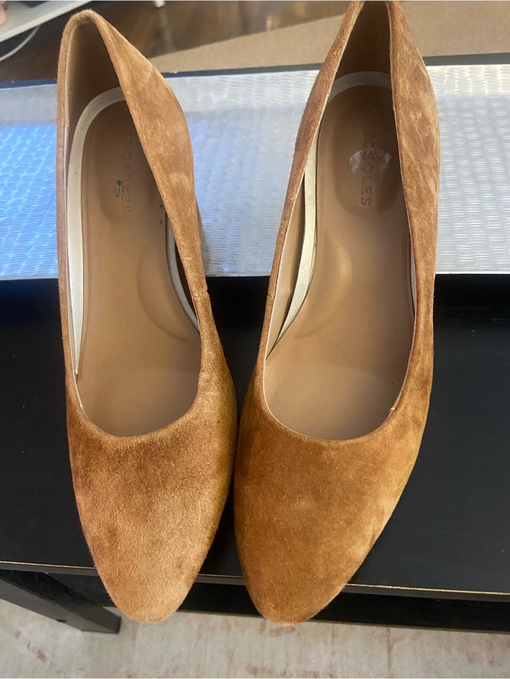 Aerosol Women’s Suede Pointed-Toe Pumps in Tan 6.5